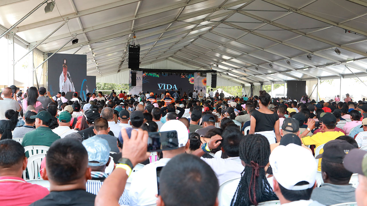 El presidente Gustavo Petro cierra el negro capítulo de la Guerra contra las Drogas, que impuso Estadois Unidos desde 1968. Foto: Presidencia de Colombia.